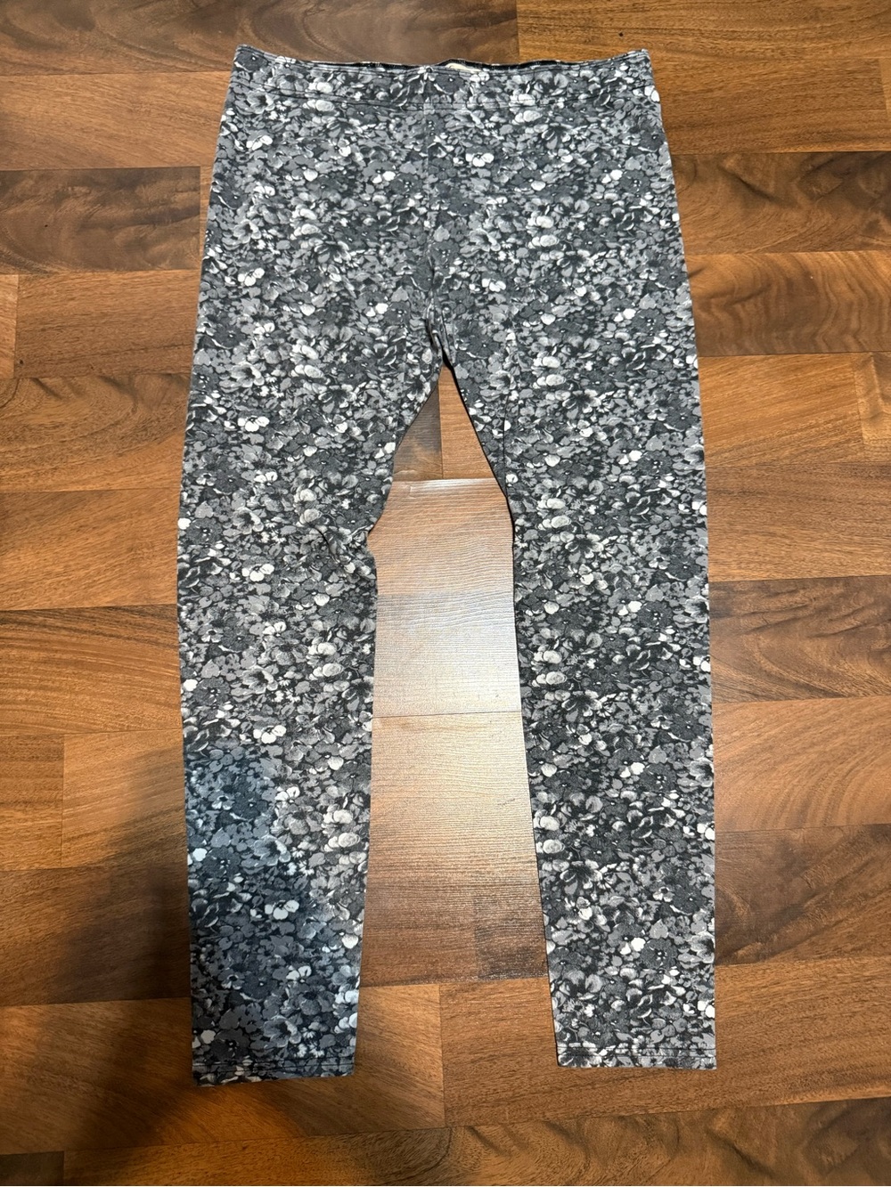 Hollister Gray Floral Print Jeggings